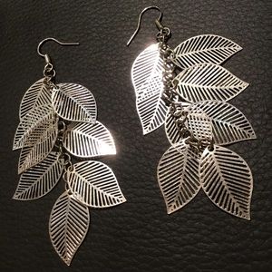 NWOT Silver Dangling Leaf Earrings